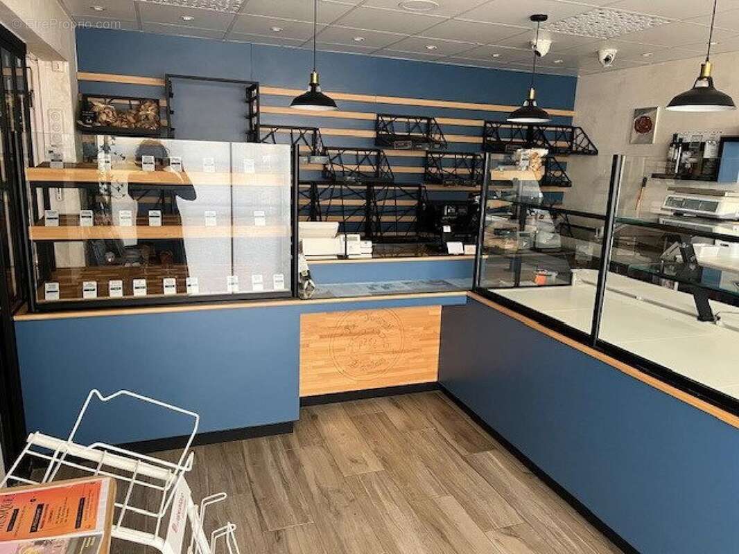 Photo 3 - Commerce à SAINT-DENIS-EN-VAL