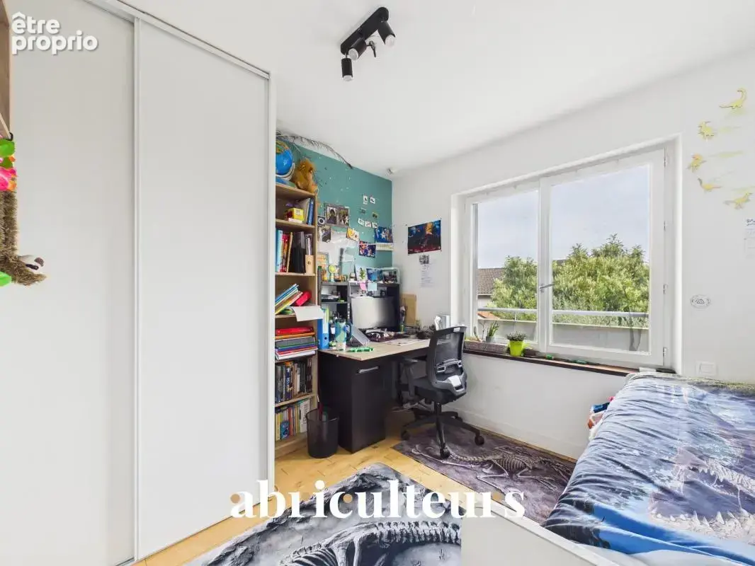 Belle maison contemporaine T7 de 185m²  avec dépendance, terrasse et jardin arboré de 500m² –  Garage  - Colombes (92400) - photo 11
