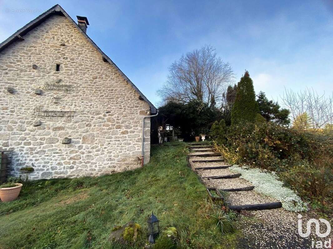 Photo 4 - Commerce à USSEL