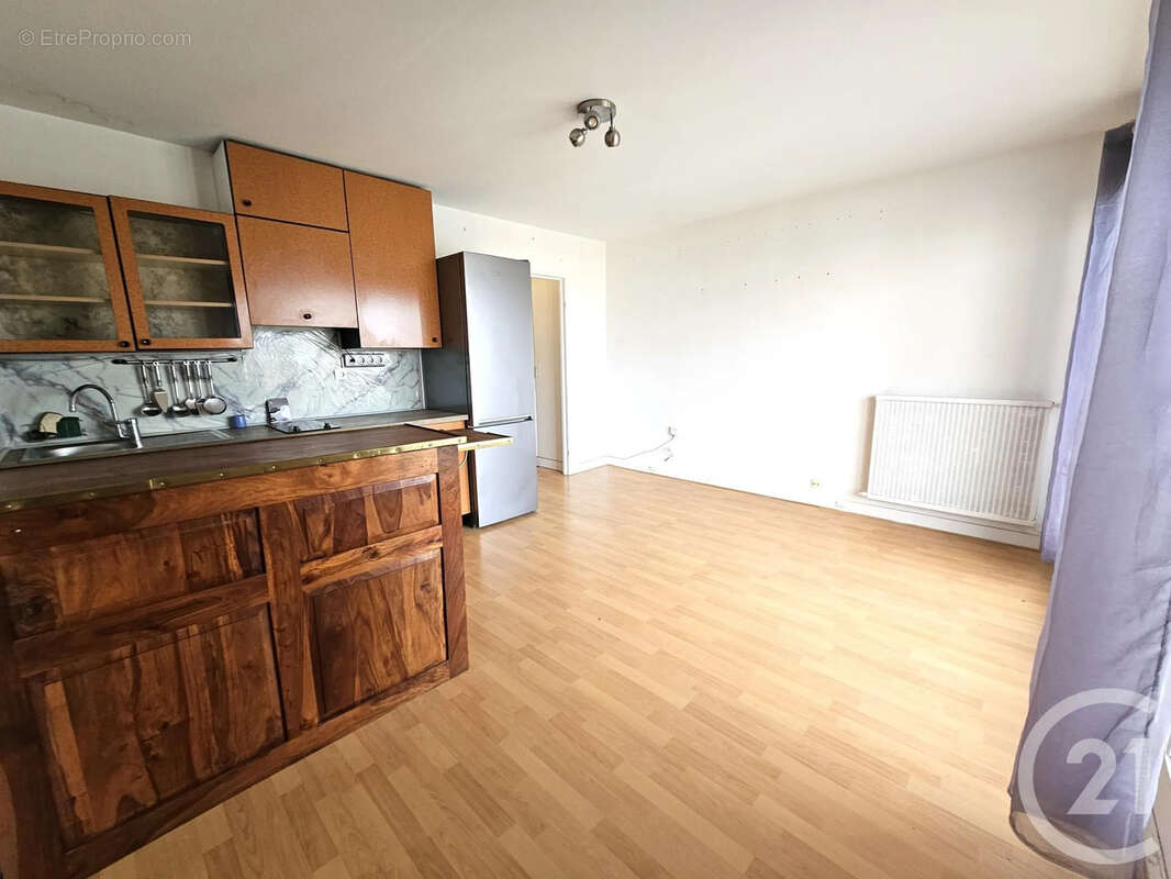 Appartement à SAINT-MAUR-DES-FOSSES