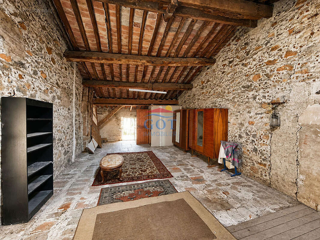 Maison de ville à Claira - 115,41 m² utiles avec cour et vaste grenier - photo 7