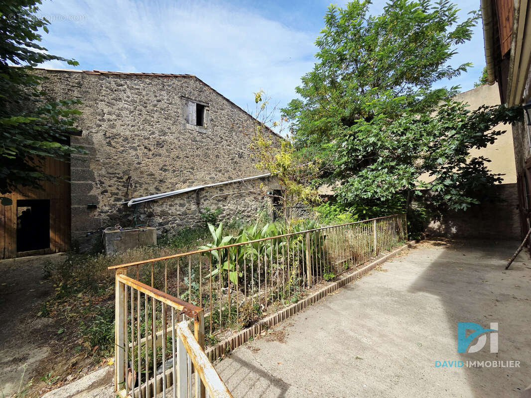 Villa avec garage et remise - photo 3
