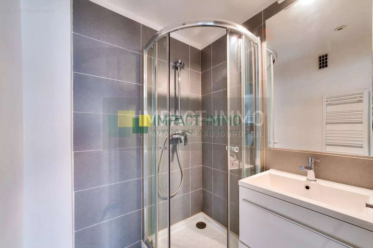 Appartement à LEVALLOIS-PERRET