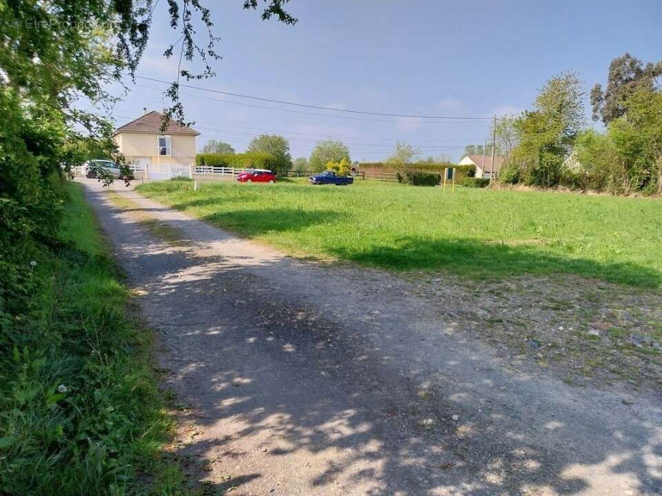 Terrain à LE TRONQUAY