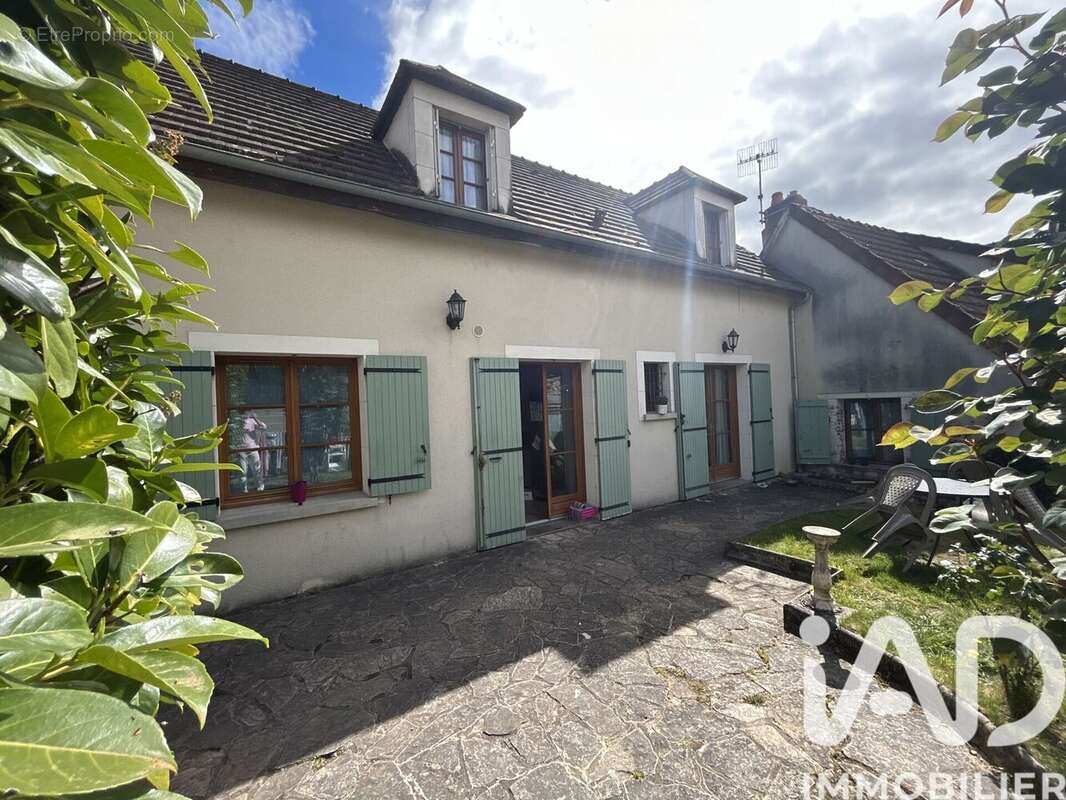 Photo 1 - Maison à SAINT-AMAND-MONTROND