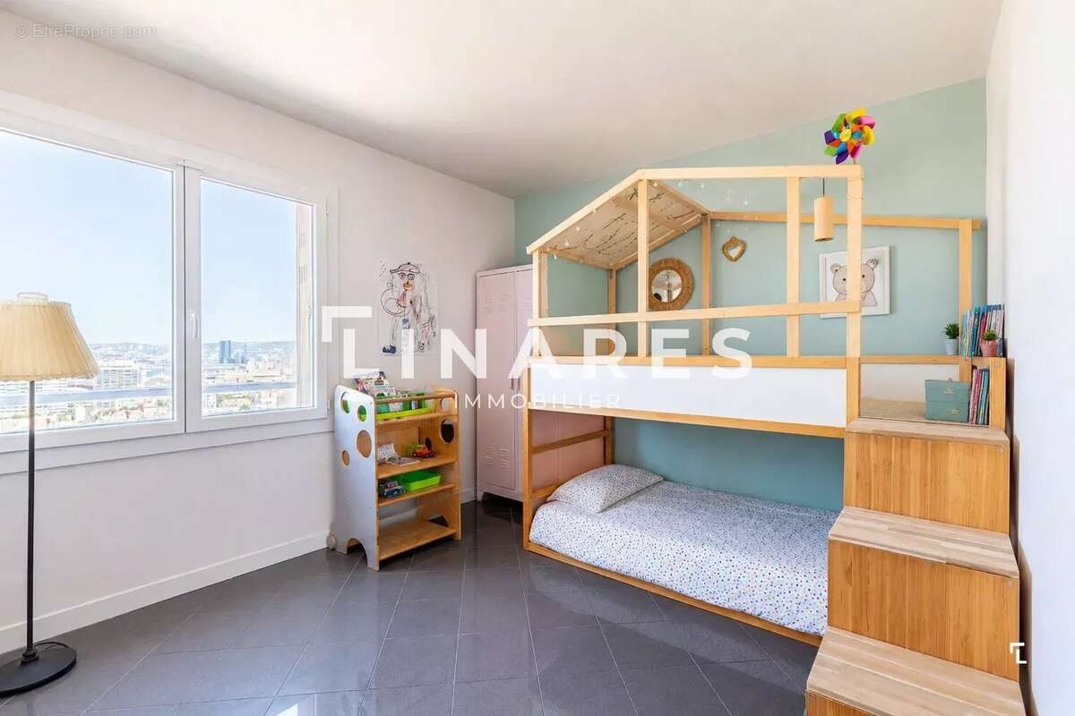 Appartement à MARSEILLE-7E
