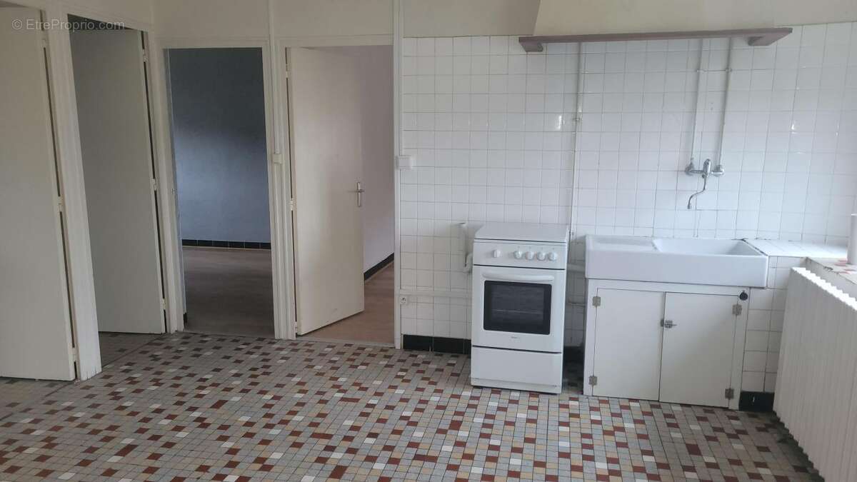 Appartement à LA CHAPELLE-SAINT-MESMIN