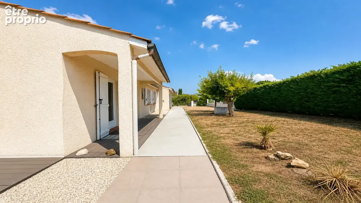 Maison T5 de plain-pied de 114 m² , proche commodités . - photo 5