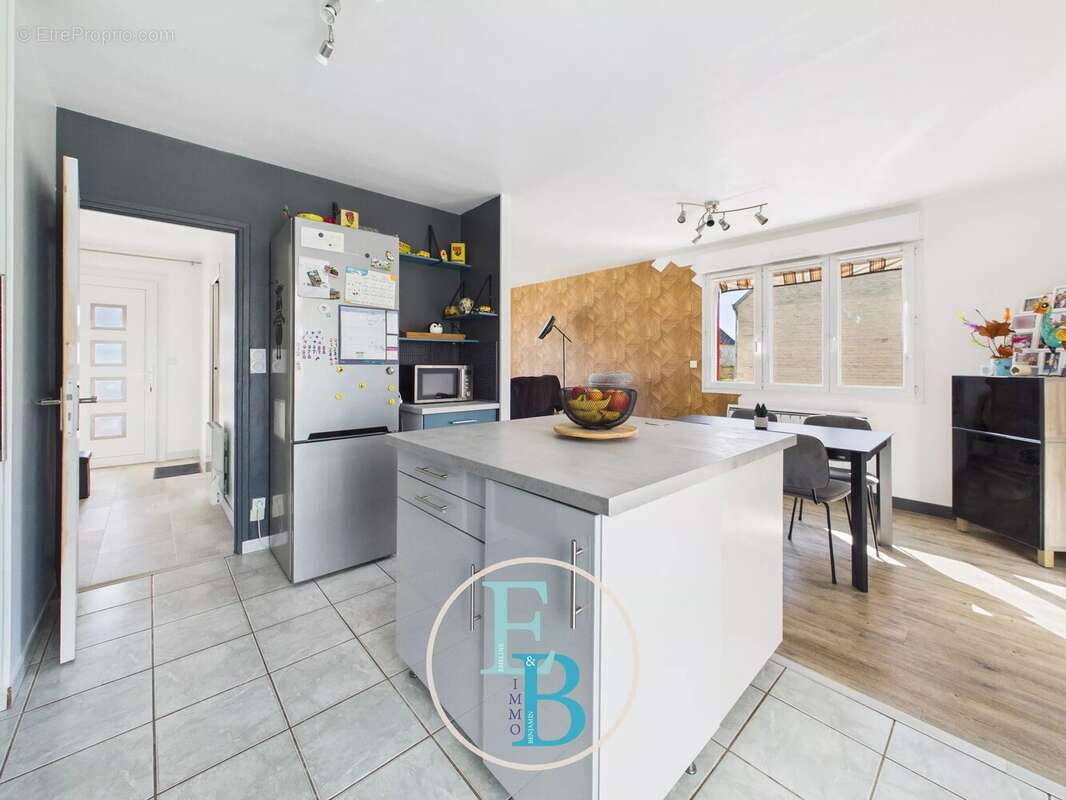 Maison à LE MESNIL-PATRY