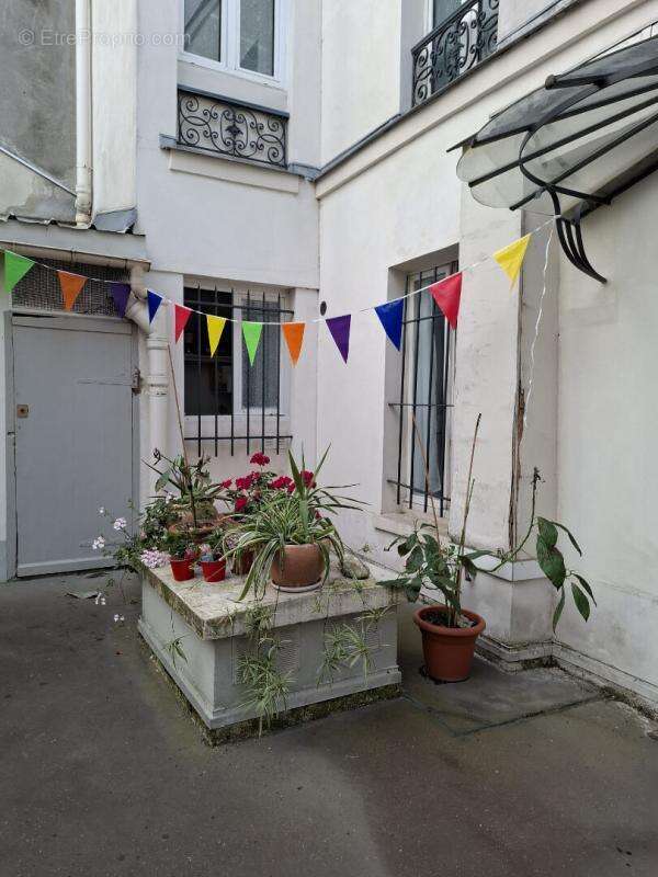 Appartement à PARIS-14E