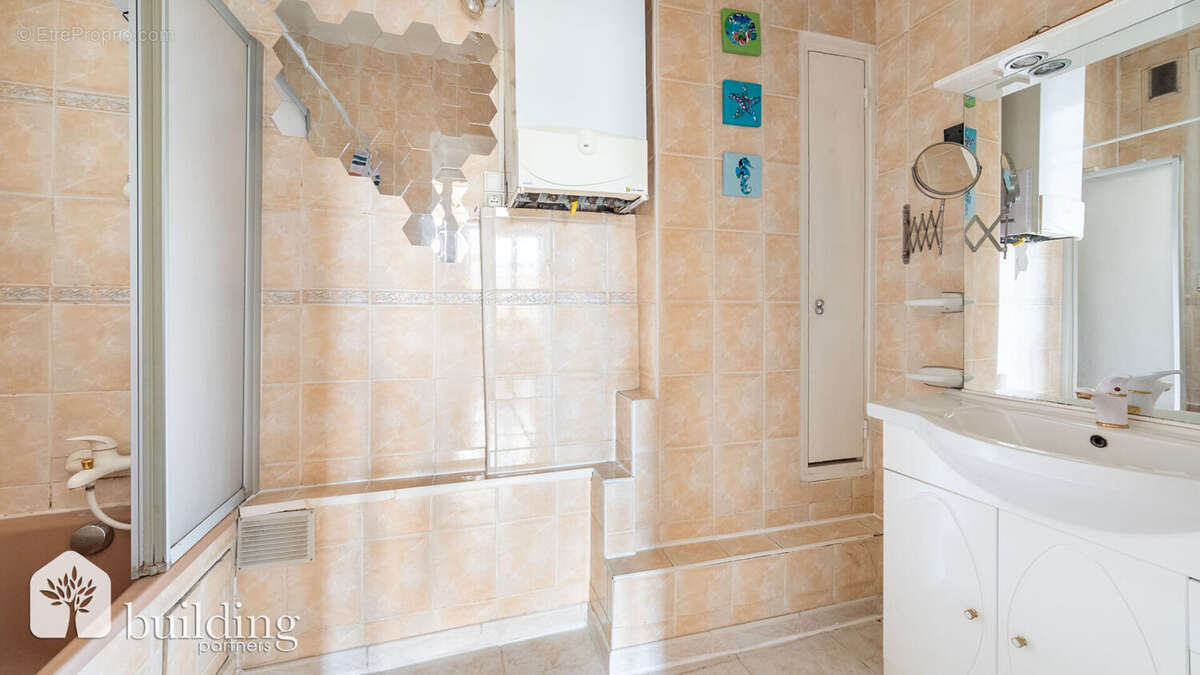 Appartement à LEVALLOIS-PERRET