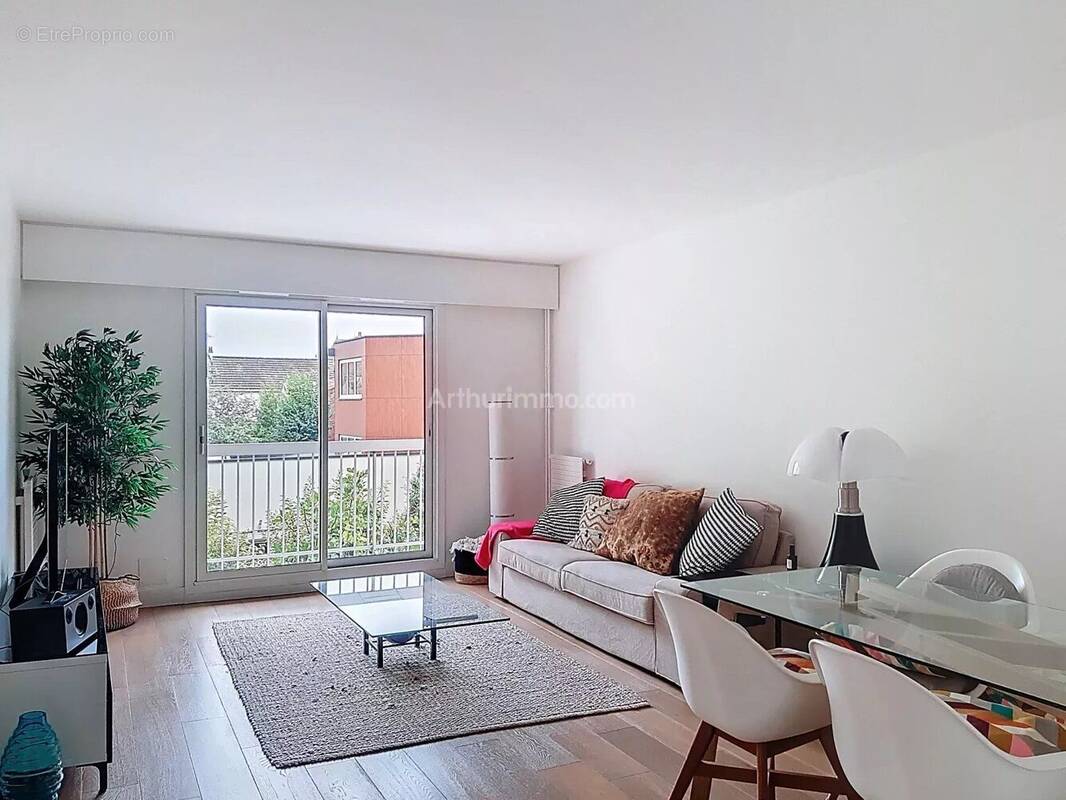Appartement à FONTENAY-SOUS-BOIS