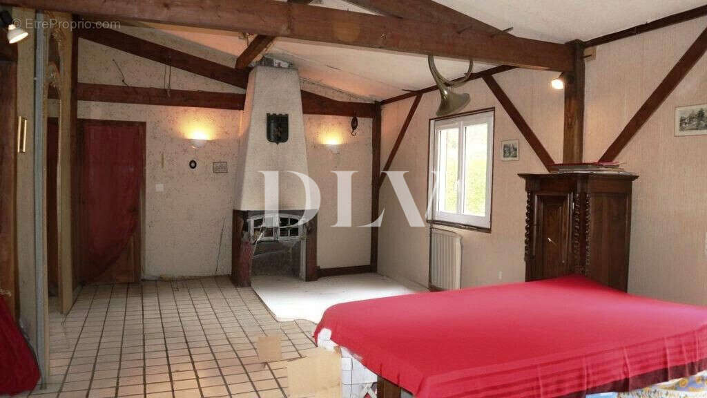 Maison à VERNOU-LA-CELLE-SUR-SEINE