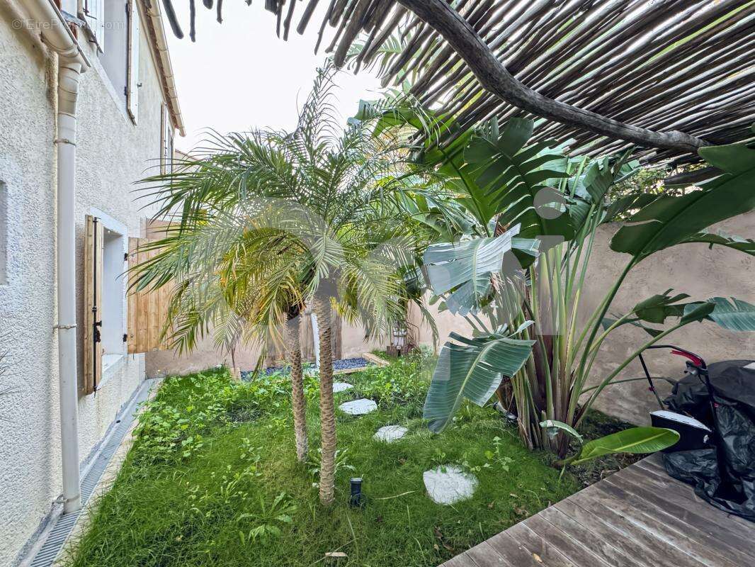 Maison à LA LONDE-LES-MAURES