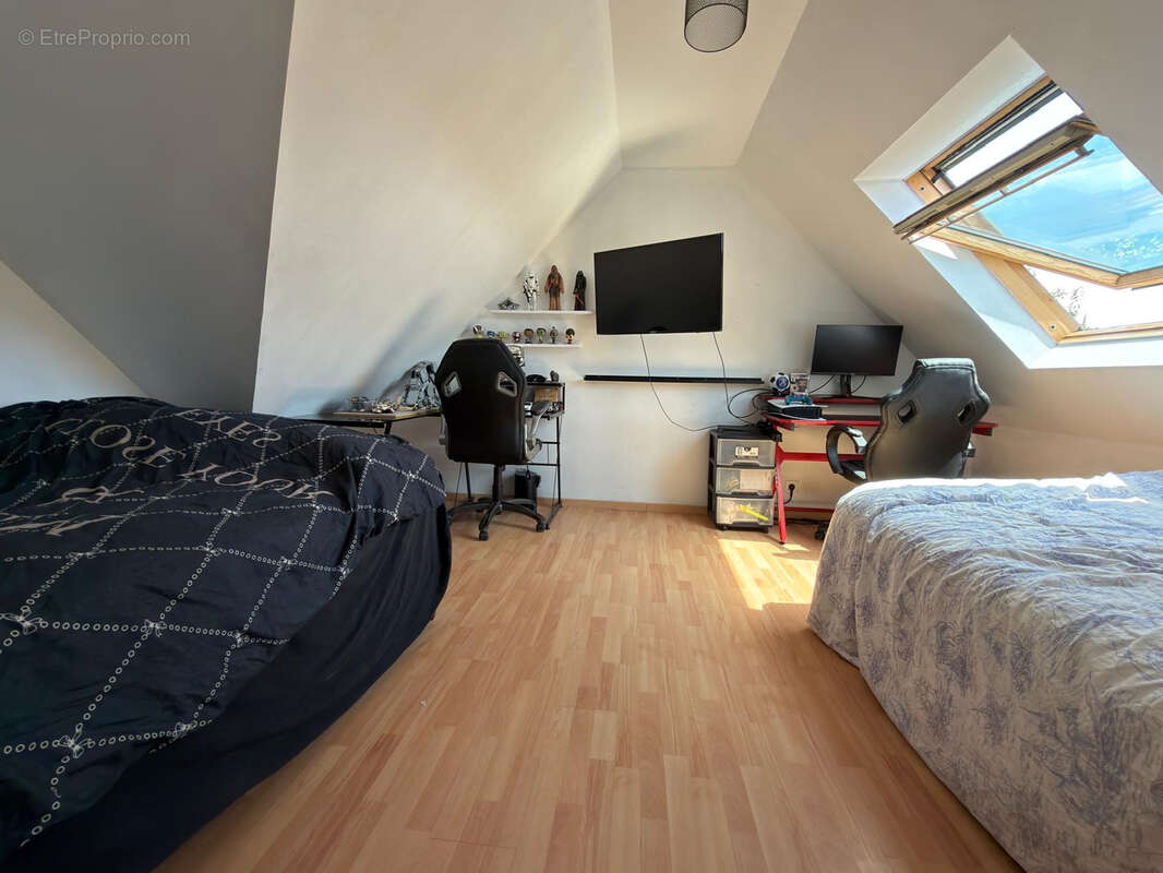 Maison familiale 5 chambres avec vie de plain-pied, Bourg de Plomelin - photo 7