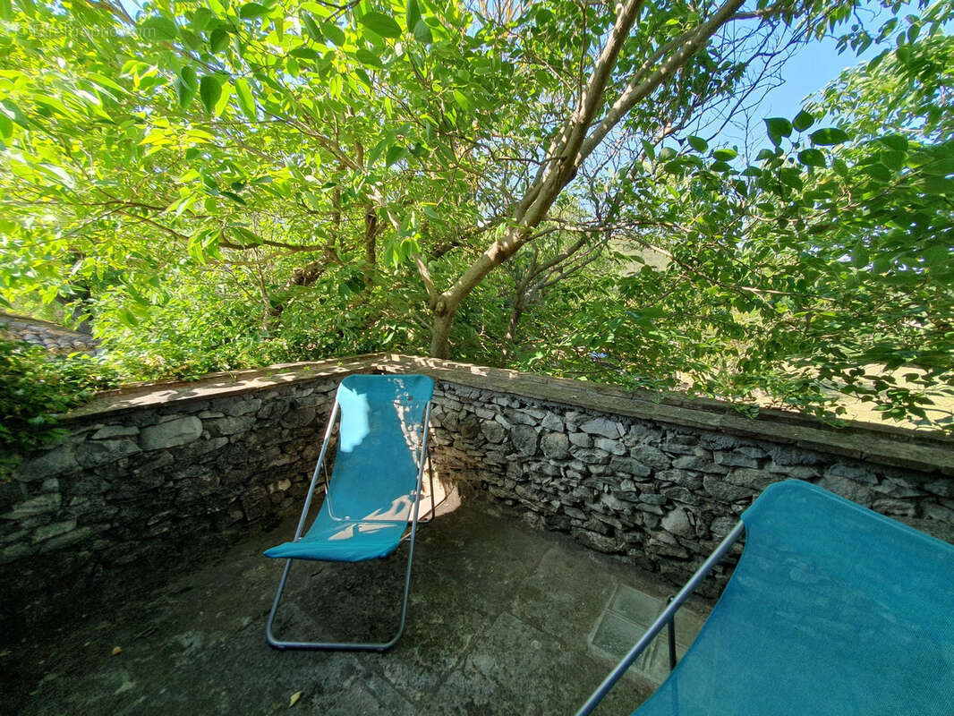 Maison à SAINT-QUENTIN-LA-POTERIE