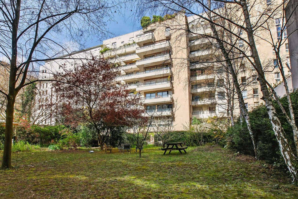 Appartement à PARIS-19E