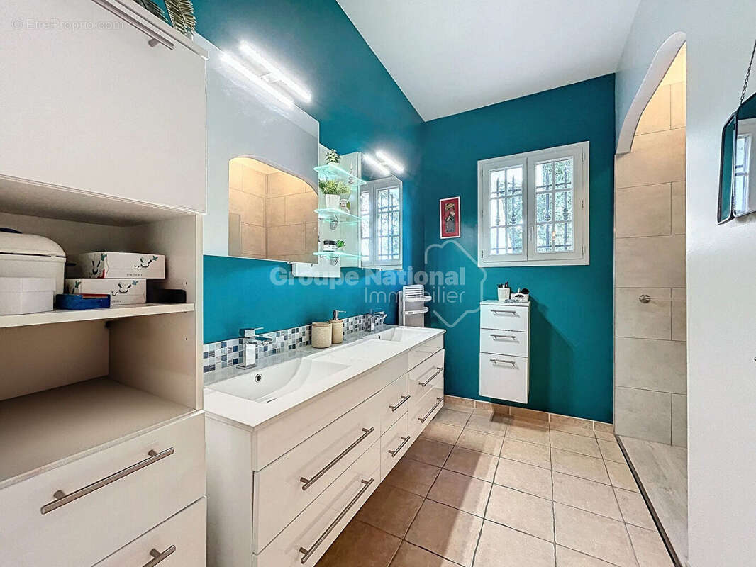 Maison à SAINT-RESTITUT