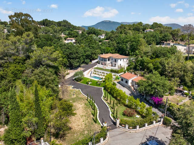 Maison à ROQUEFORT-LES-PINS