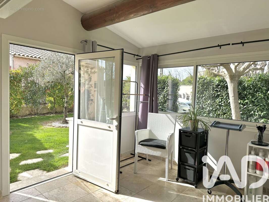 Maison 140 m² à Grillon  - photo 7