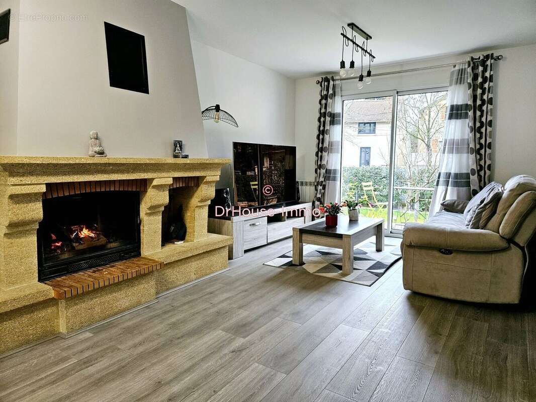 Maison à SAINT-MAUR-DES-FOSSES