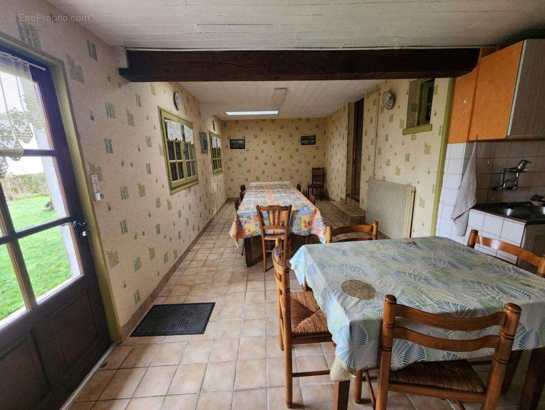 Maison à MEZIERES-SUR-ISSOIRE