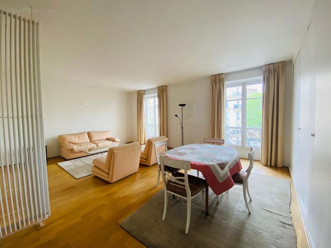 Appartement à PARIS-11E