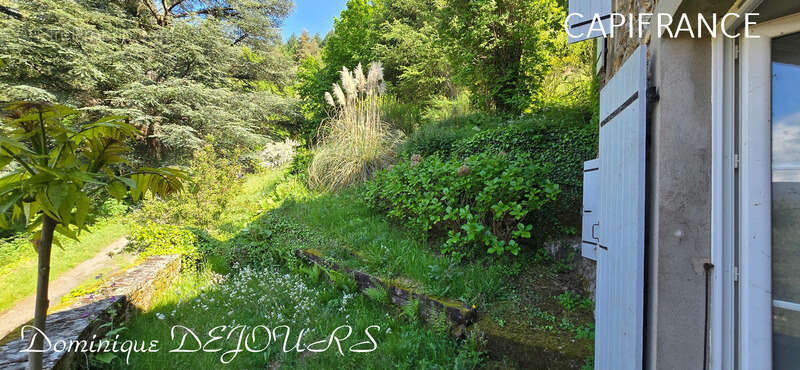 Maison à SAINT-SAUVEUR-DE-MONTAGUT