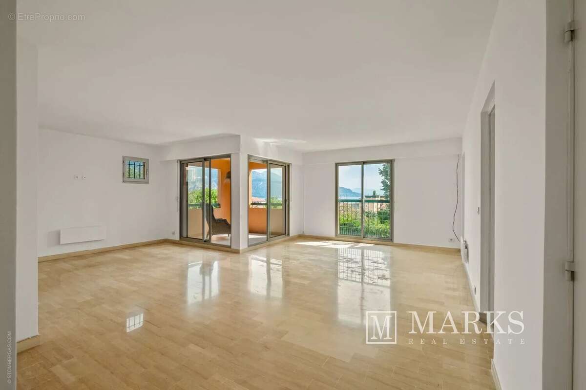 Appartement spacieux de trois chambres avec vue mer - photo 4