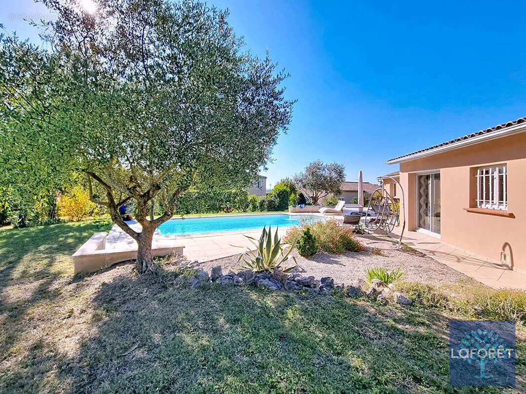 Maison à SAINT-LOUP-CAMMAS