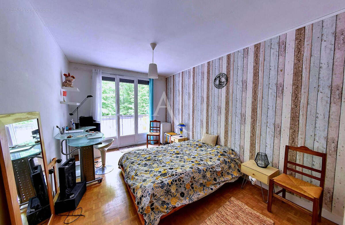Appartement à OZOIR-LA-FERRIERE