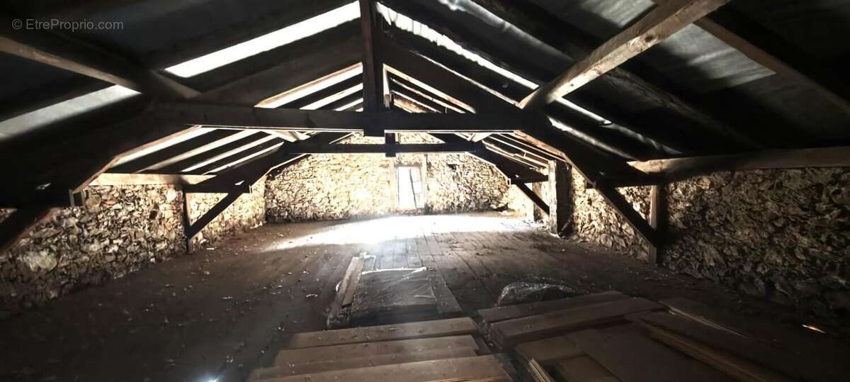 Maison à LIVINHAC-LE-HAUT