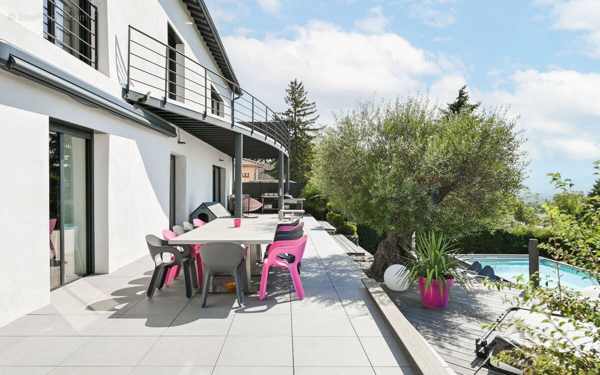 Maison à CHAMPAGNE-AU-MONT-D'OR