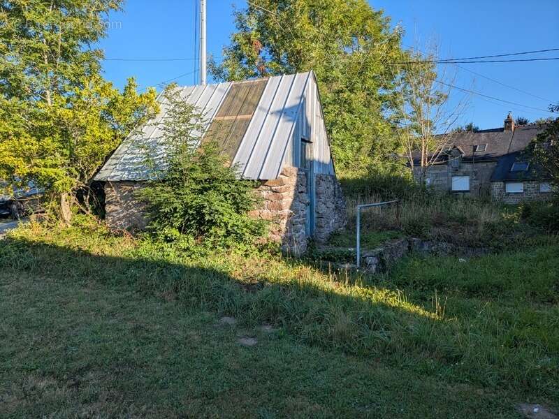 Mellionnec maison en pierre sous ardoises a renover 2 pieces 55m² parcelle attenante de 292 m² - photo 10