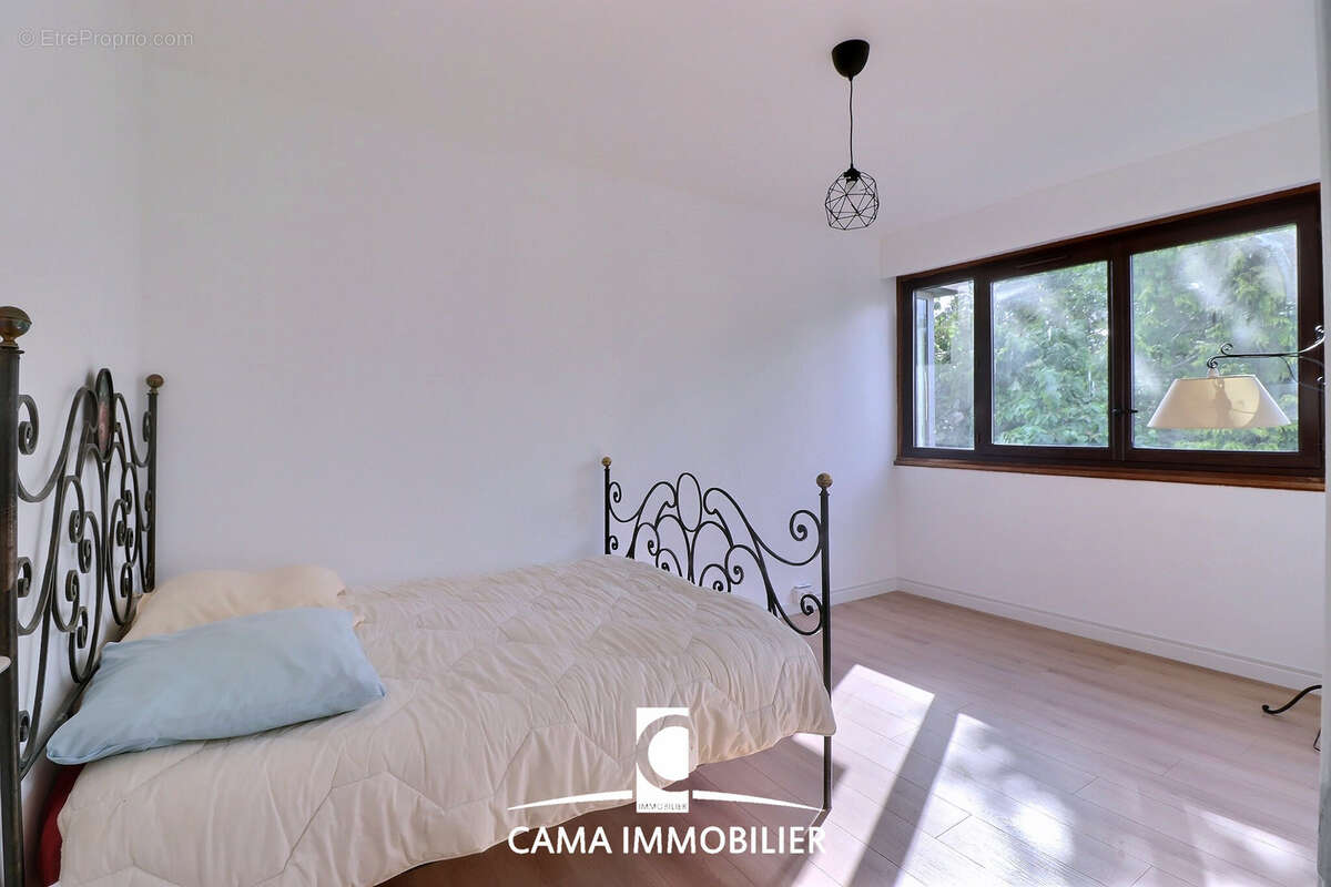 Appartement à FONTENAY-LE-FLEURY