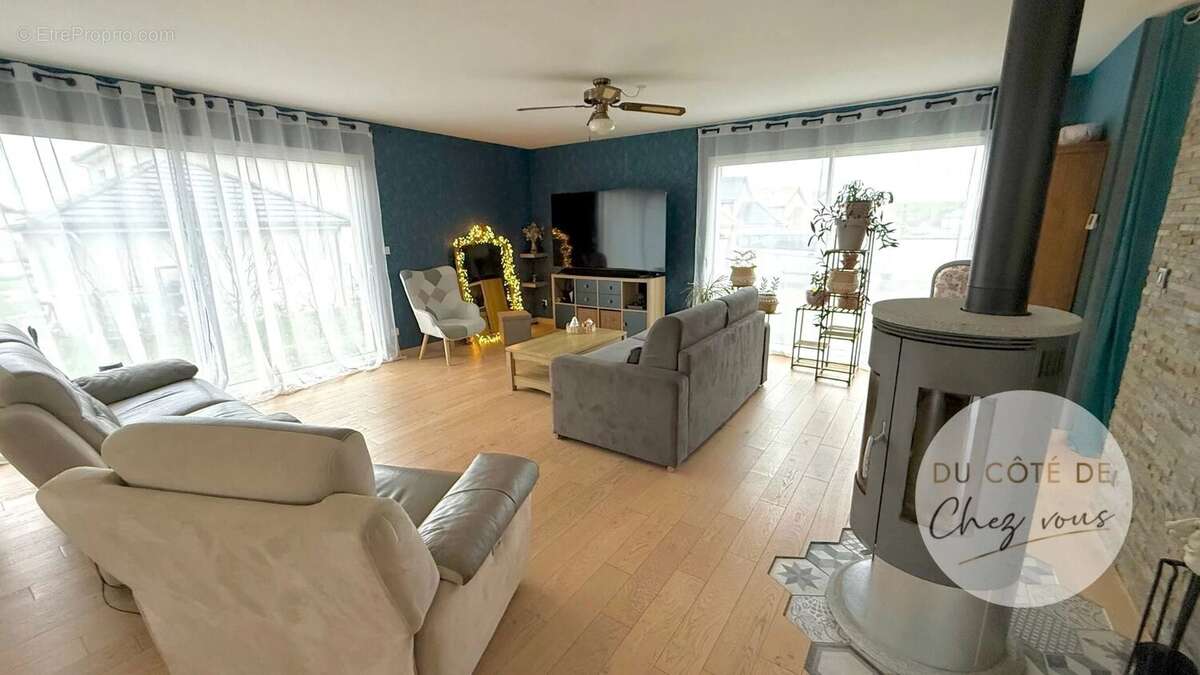 Maison à ESCLAVOLLES-LUREY