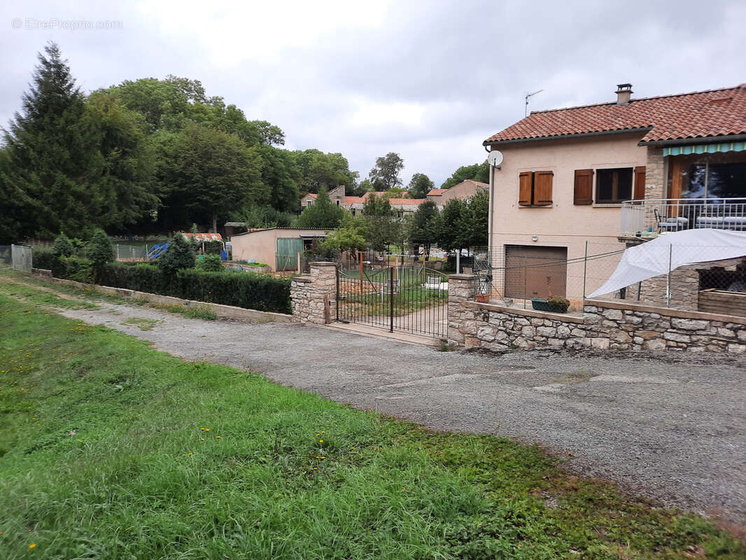 Terrain à VIALA-DU-PAS-DE-JAUX