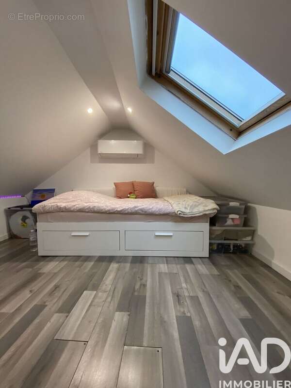 Maison 93 m² à Roubaix  - photo 7
