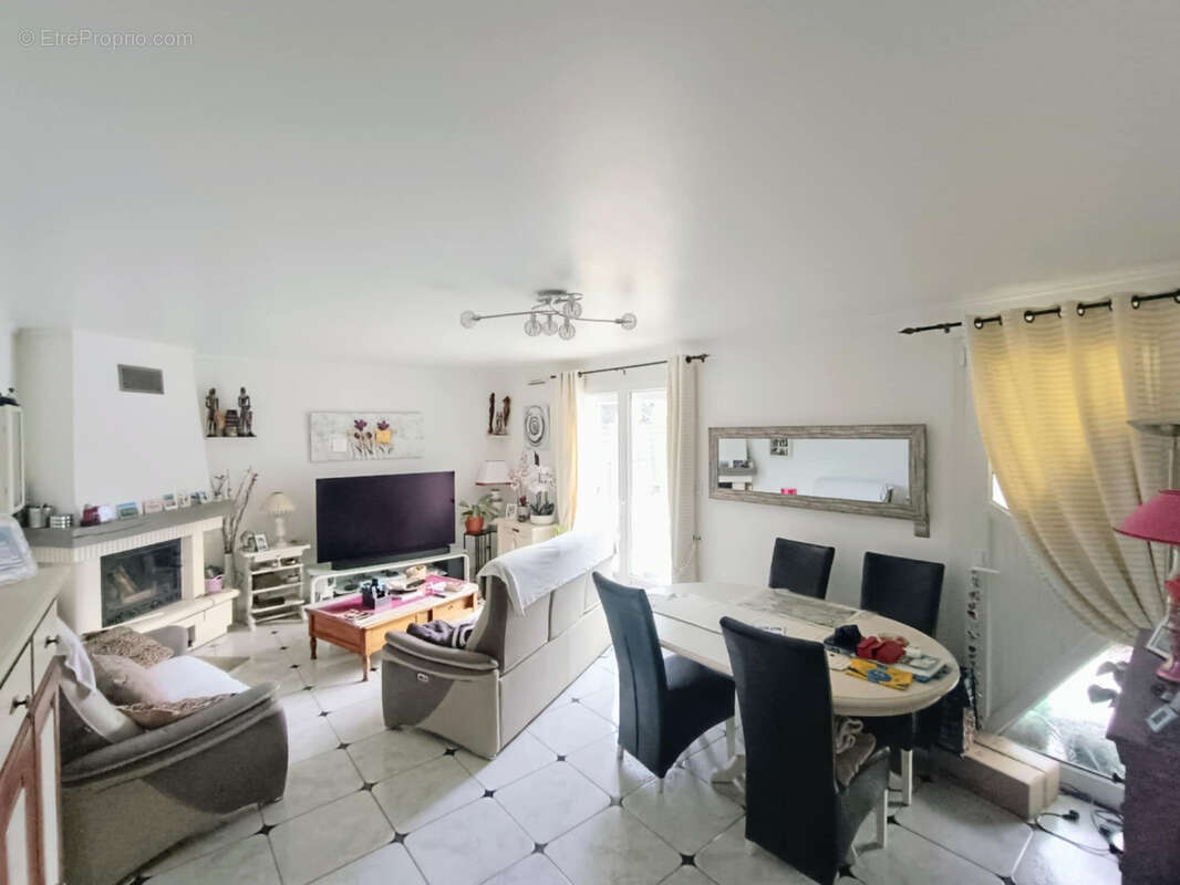 Maison à COLOMBIERS