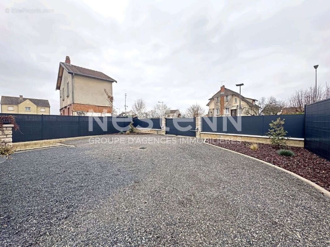 10 min de reims - maison de plain pied sur 823 m² - garage double - photo 9