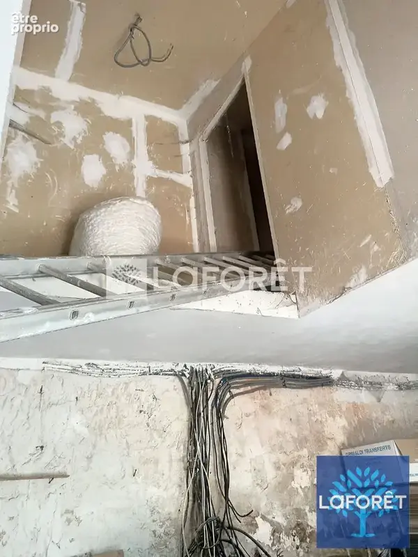 Corps de ferme + Atelier à rénover / 805 m2 / Neuilly Plaisance - photo 17