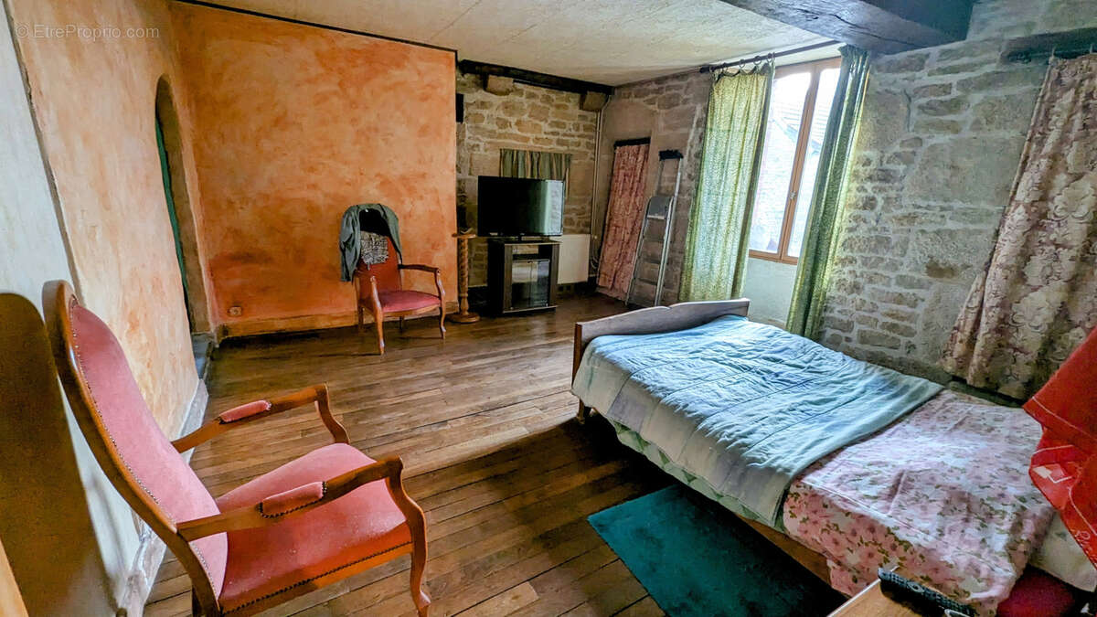 Maison à SENNEVOY-LE-BAS