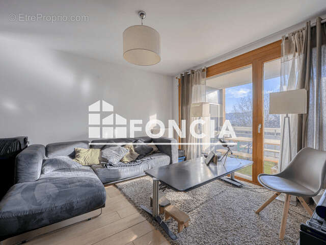 Appartement à POISY
