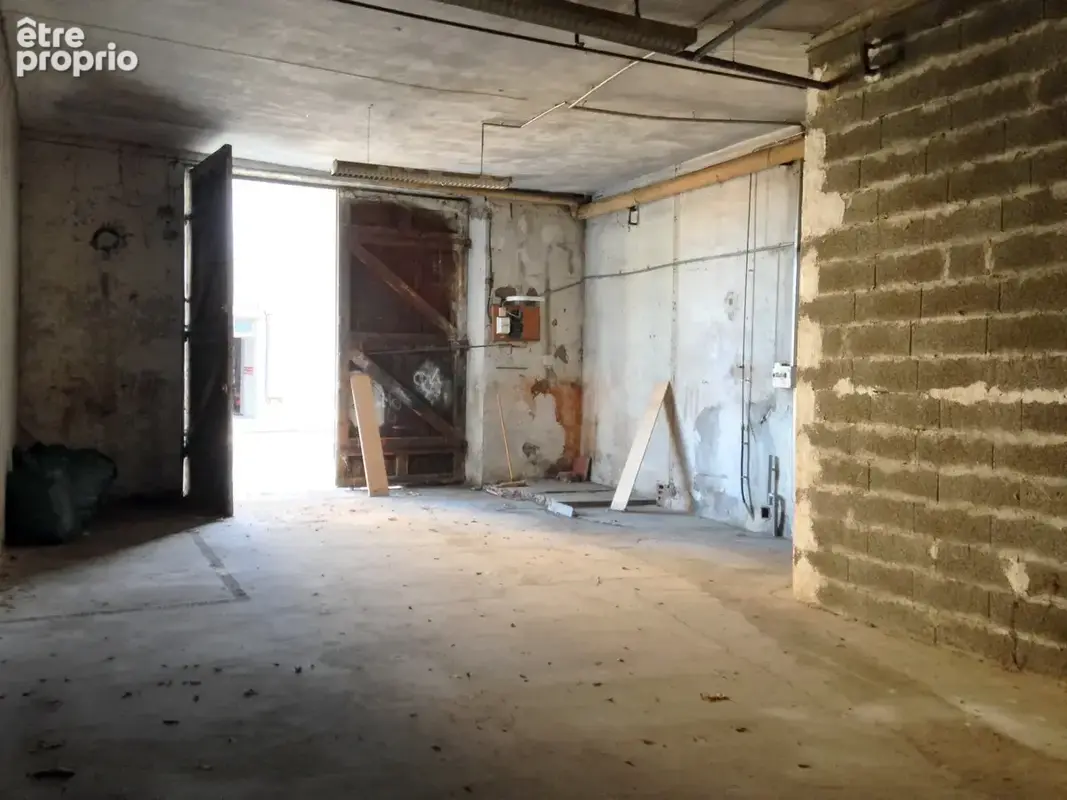 Immeuble à renover (160 m2) avec grand garage (90 m2). - photo 5