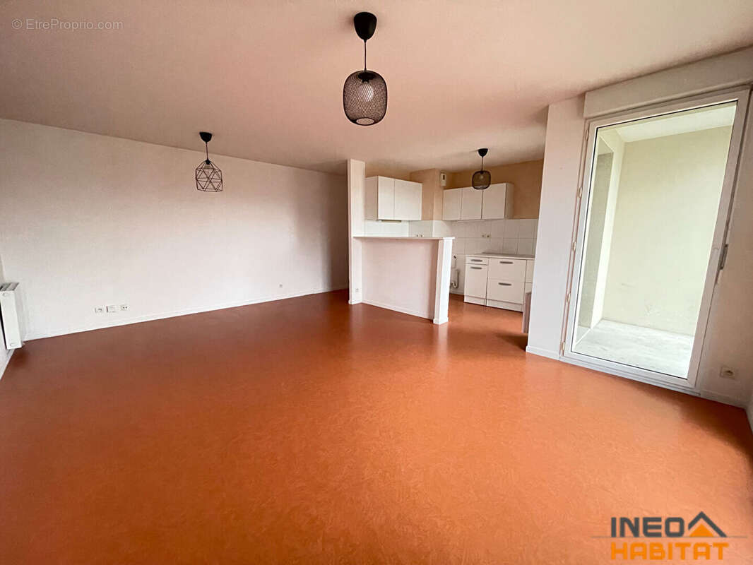 Appartement à LA MEZIERE