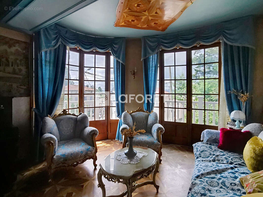 Maison à REYRIEUX