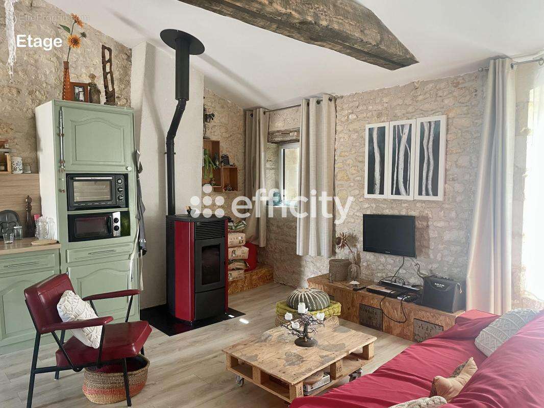Maison 113 m² à Saint-Just-Luzac  - photo 5