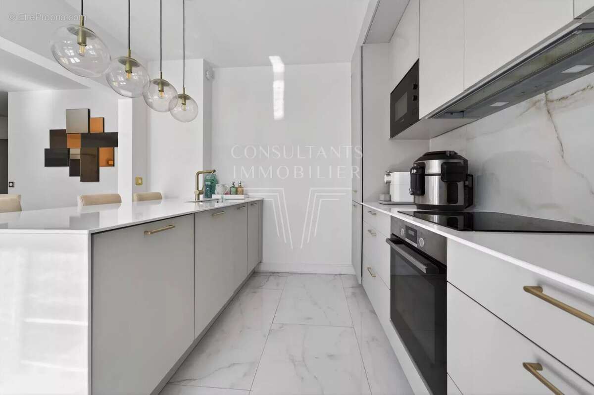 Appartement à LEVALLOIS-PERRET