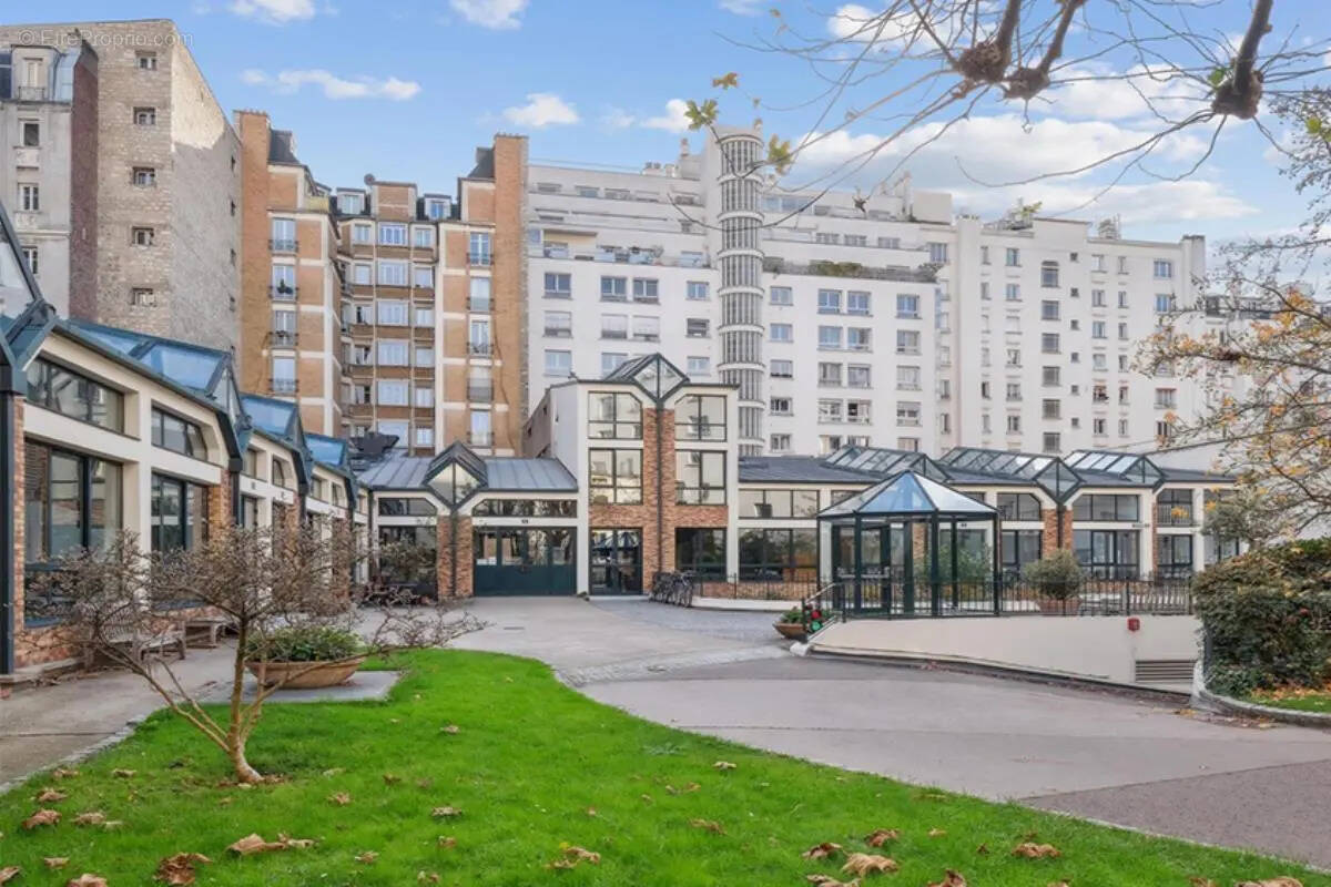 Commerce à PARIS-15E