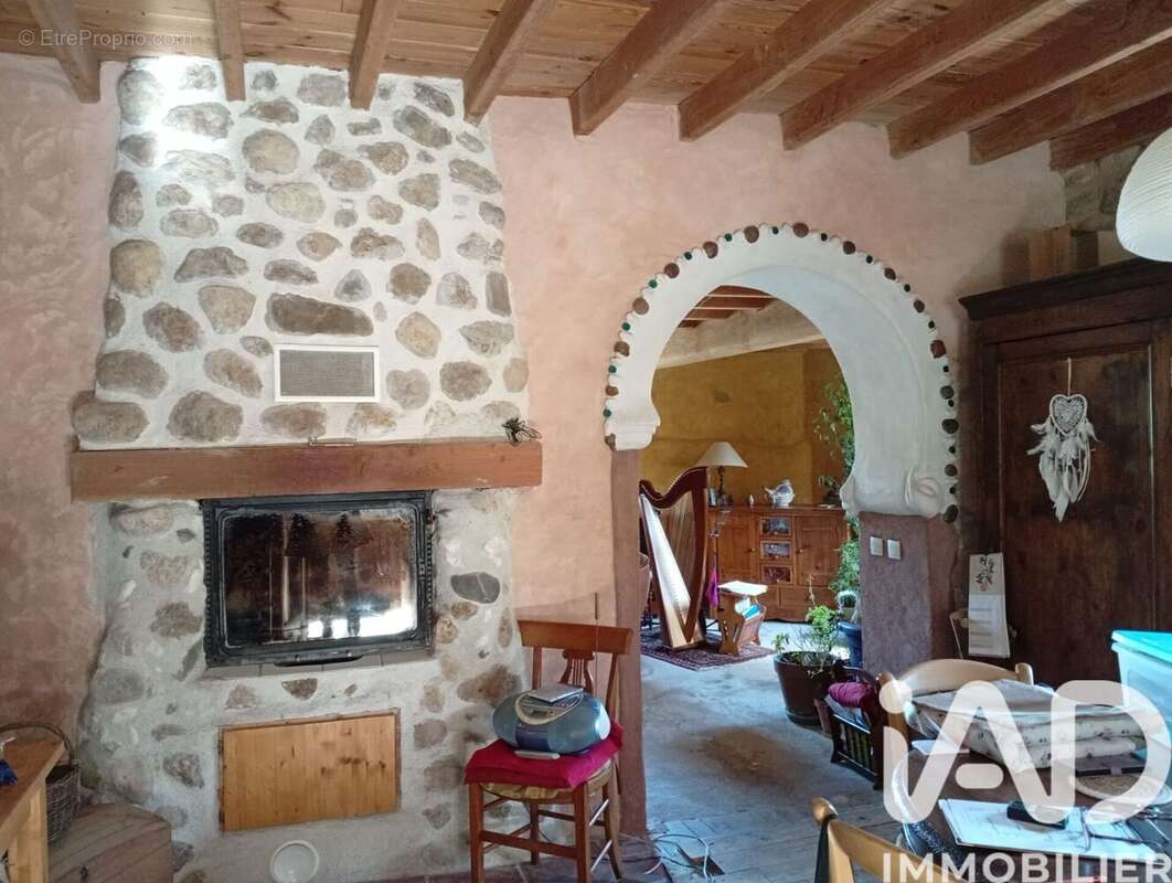 Maison 153 m² à Brassac  - photo 3